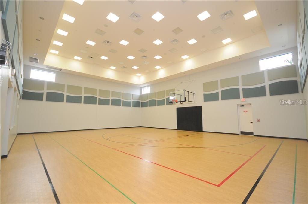 Activo con contrato: $824,900 (5 camas, 4 baños, 3381 Pies cuadrados)