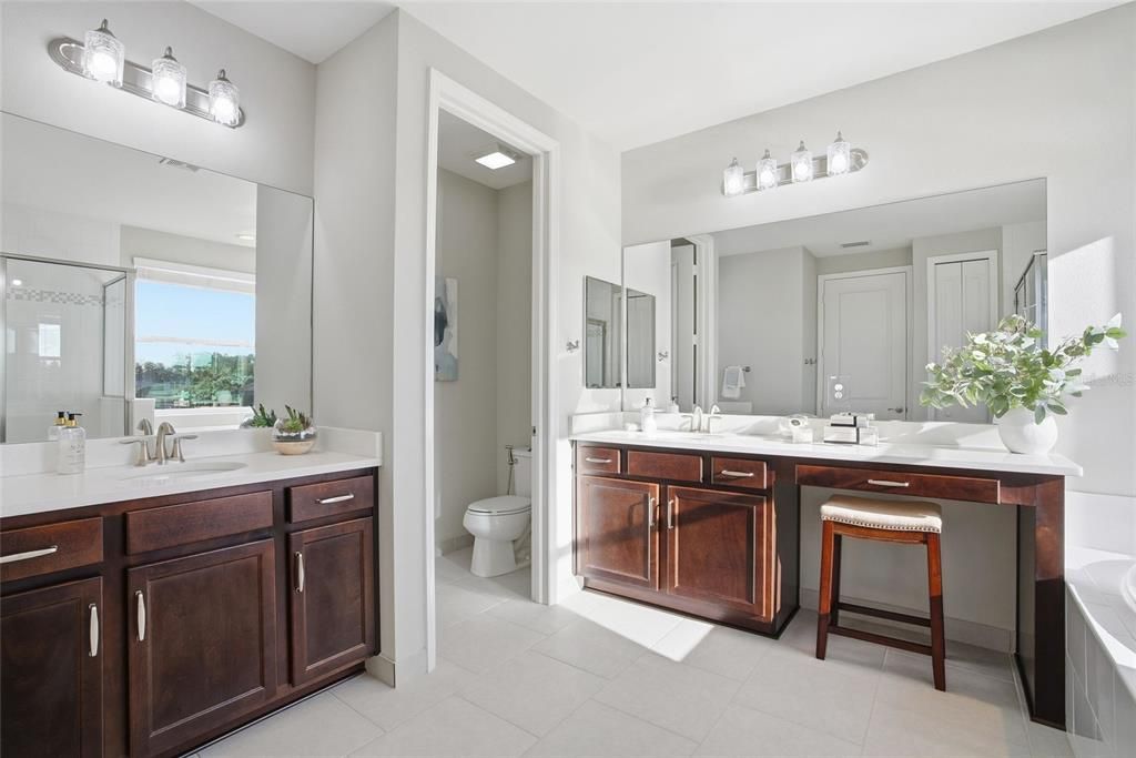 Activo con contrato: $824,900 (5 camas, 4 baños, 3381 Pies cuadrados)