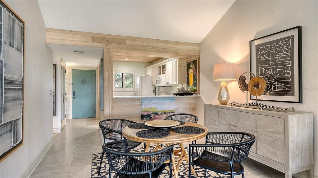 待售: $287,500 (2 贝兹, 2 浴室, 1013 平方英尺)