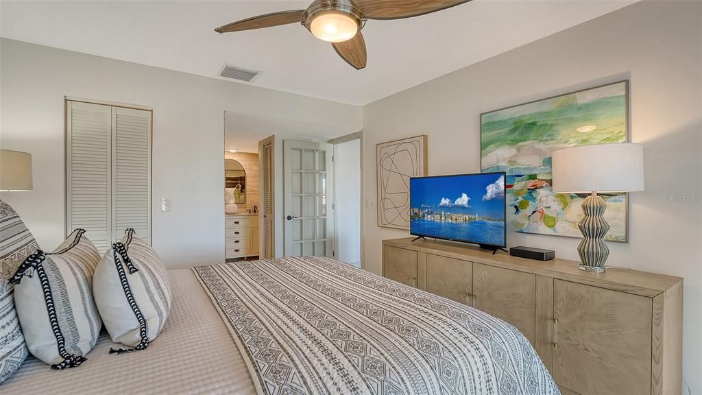 待售: $287,500 (2 贝兹, 2 浴室, 1013 平方英尺)