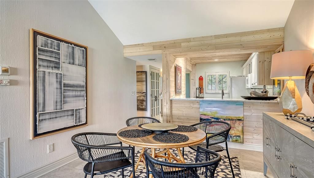 待售: $287,500 (2 贝兹, 2 浴室, 1013 平方英尺)