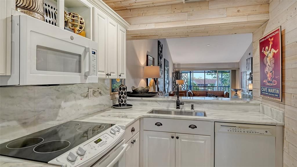 待售: $287,500 (2 贝兹, 2 浴室, 1013 平方英尺)