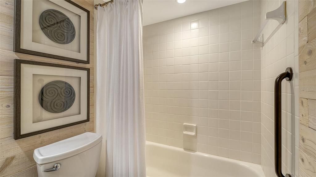 待售: $287,500 (2 贝兹, 2 浴室, 1013 平方英尺)