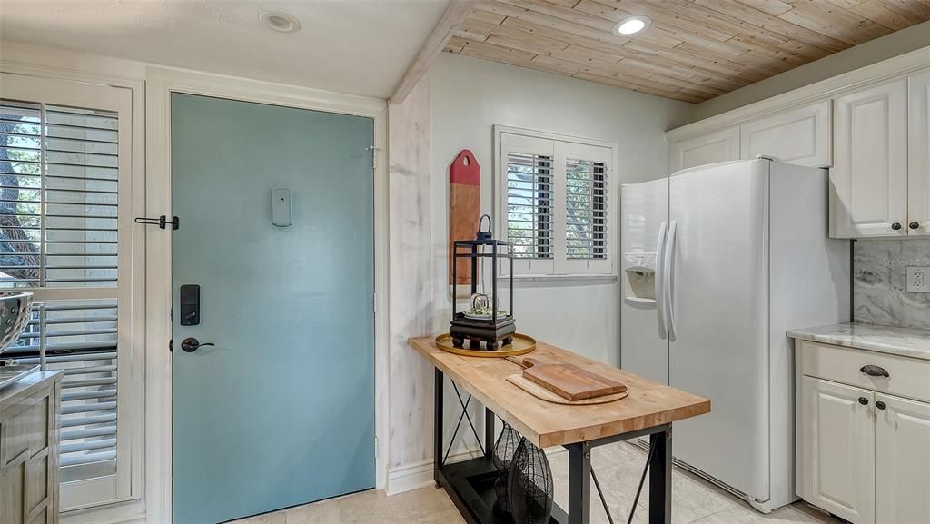 待售: $287,500 (2 贝兹, 2 浴室, 1013 平方英尺)