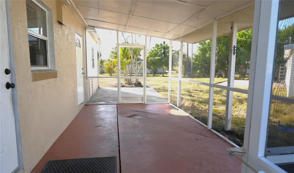 待售: $190,000 (2 贝兹, 1 浴室, 1327 平方英尺)