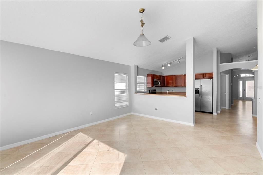 For Sale: $355,000 (4 beds, 2 baths, 1935 Square Feet)