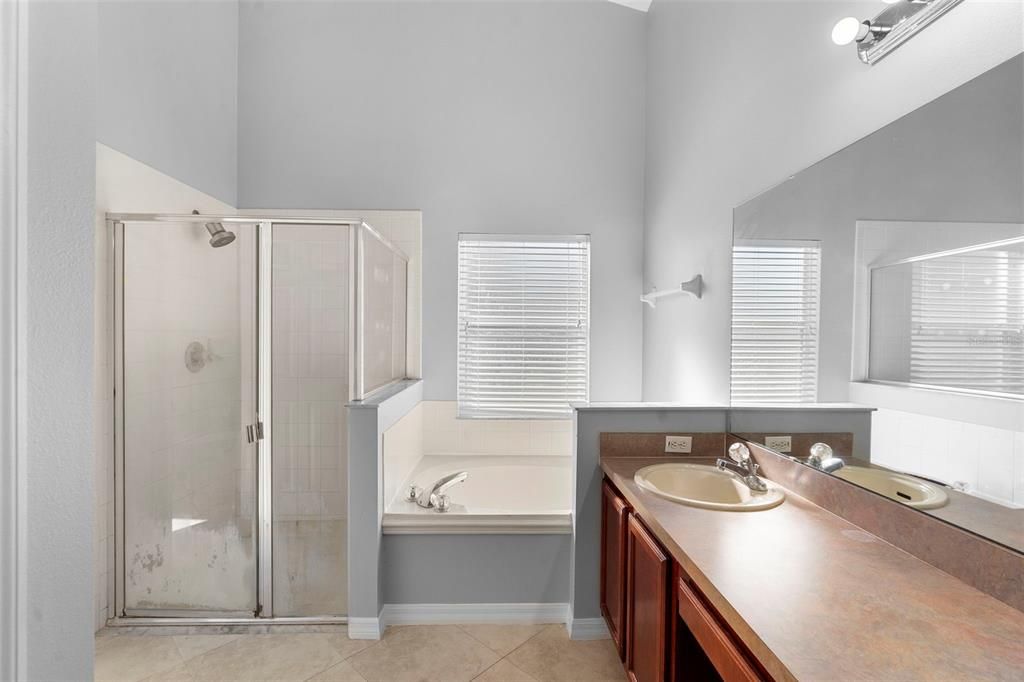 For Sale: $355,000 (4 beds, 2 baths, 1935 Square Feet)