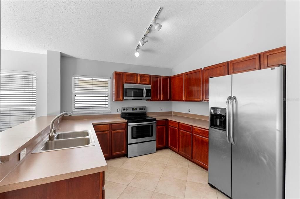 For Sale: $355,000 (4 beds, 2 baths, 1935 Square Feet)