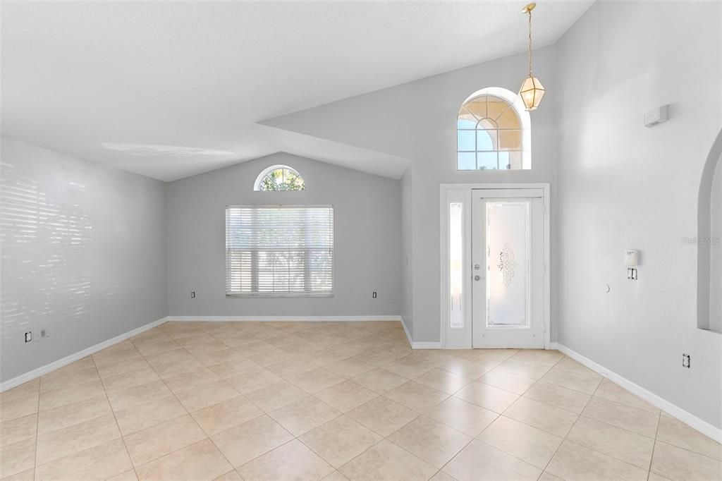 For Sale: $355,000 (4 beds, 2 baths, 1935 Square Feet)