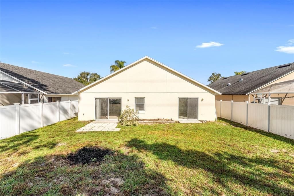 For Sale: $355,000 (4 beds, 2 baths, 1935 Square Feet)