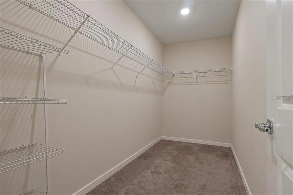 For Sale: $420,000 (4 beds, 2 baths, 1590 Square Feet)