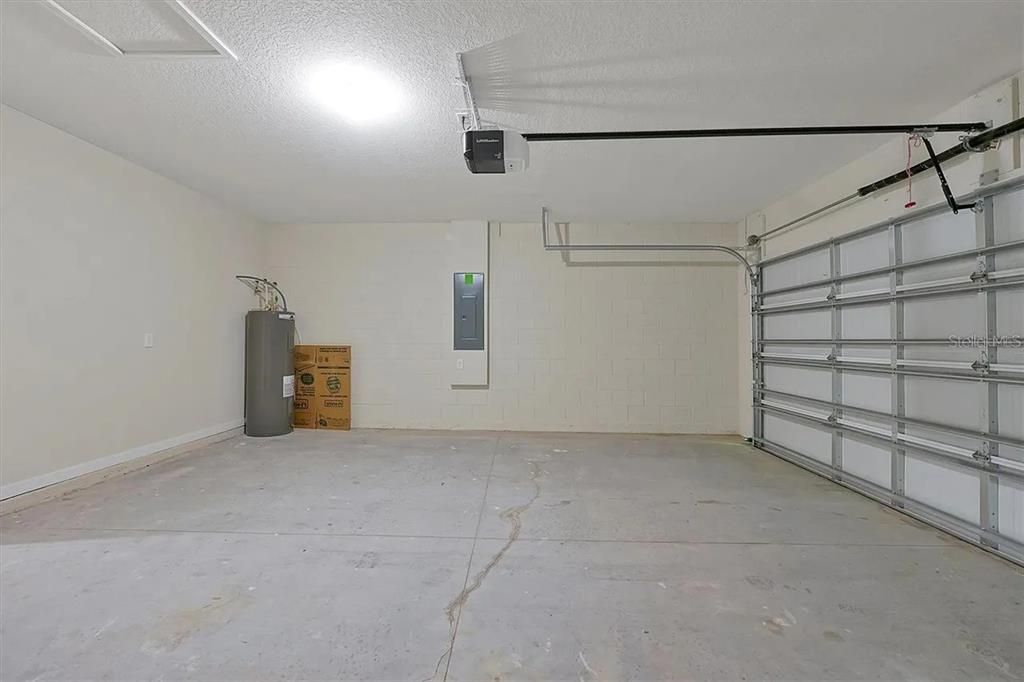 For Sale: $420,000 (4 beds, 2 baths, 1590 Square Feet)