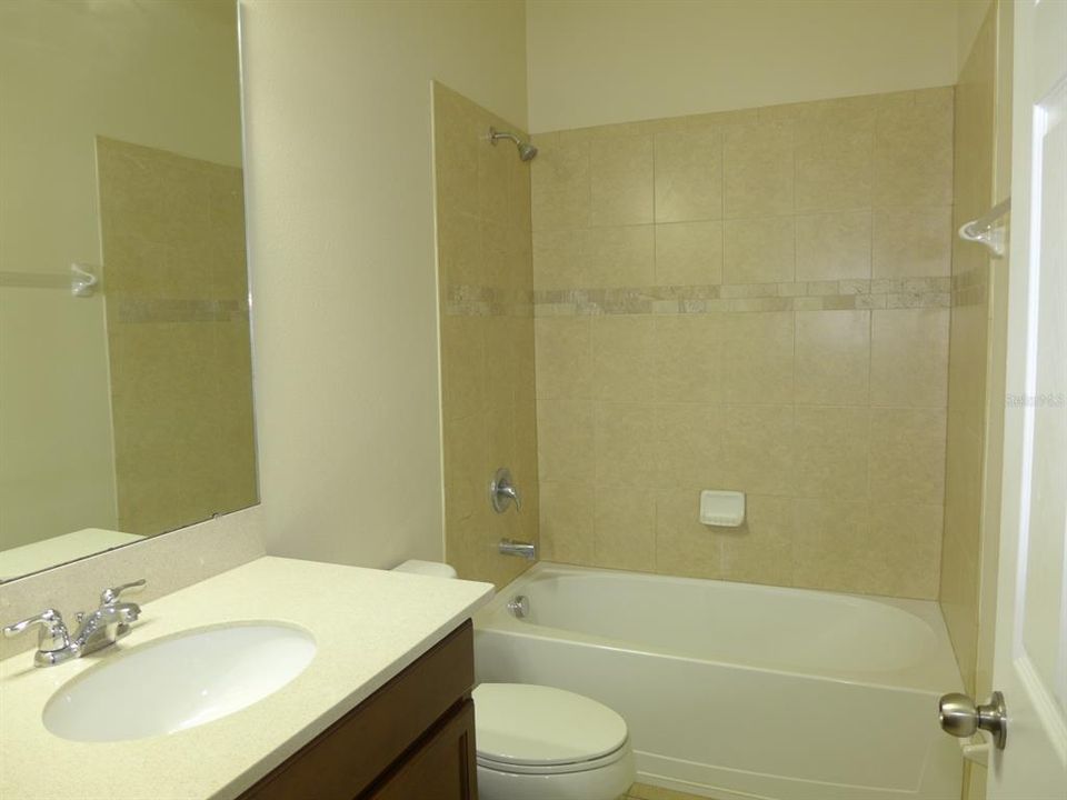 出租: $2,300 (3 贝兹, 2 浴室, 1629 平方英尺)