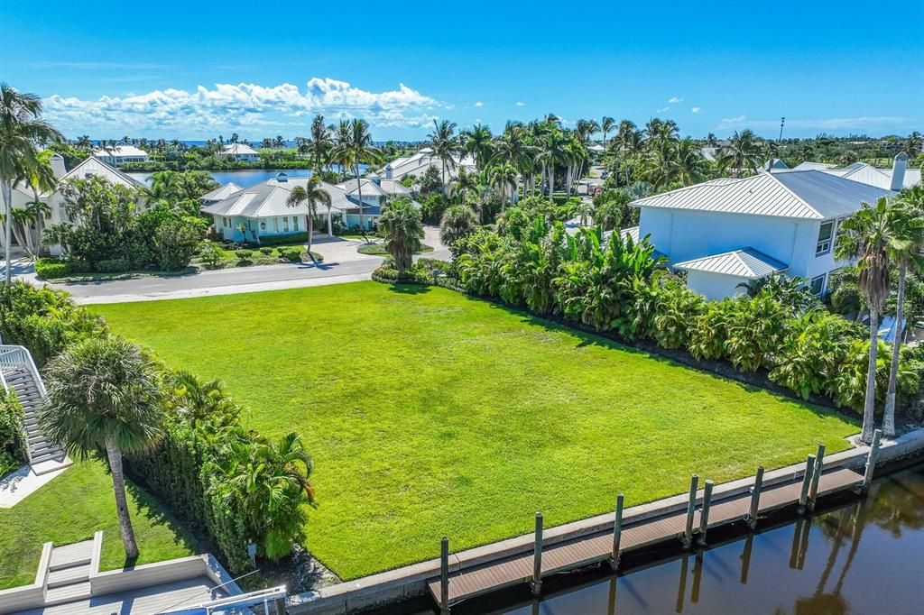 待售: $4,250,000 (0.30 acres)