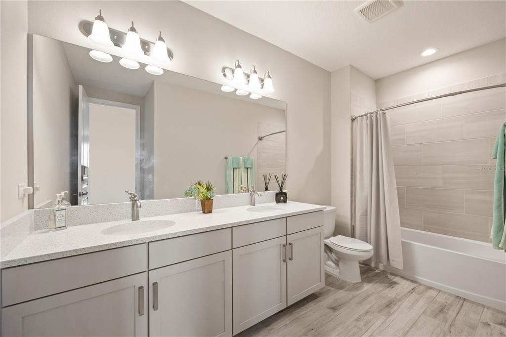 For Sale: $1,090,000 (5 beds, 4 baths, 3639 Square Feet)