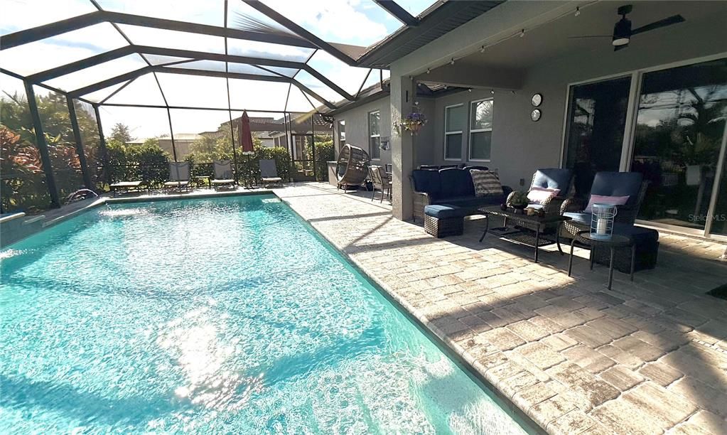 For Sale: $1,090,000 (5 beds, 4 baths, 3639 Square Feet)