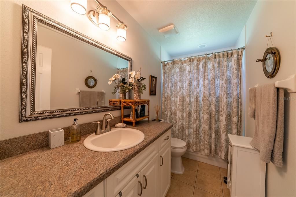 合同活跃: $339,999 (3 贝兹, 2 浴室, 1973 平方英尺)