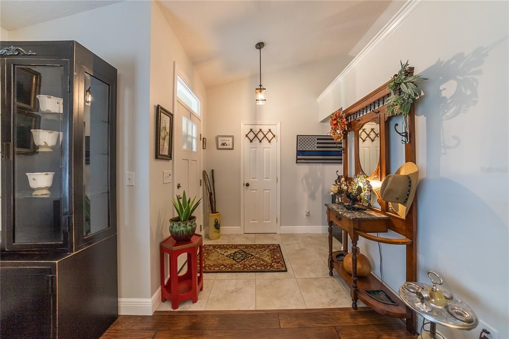 合同活跃: $339,999 (3 贝兹, 2 浴室, 1973 平方英尺)