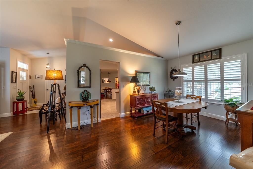 合同活跃: $339,999 (3 贝兹, 2 浴室, 1973 平方英尺)