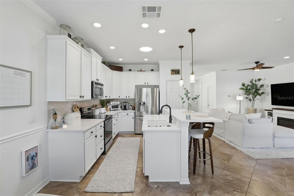 For Sale: $750,000 (3 beds, 2 baths, 1809 Square Feet)