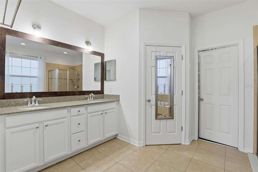 For Sale: $750,000 (3 beds, 2 baths, 1809 Square Feet)