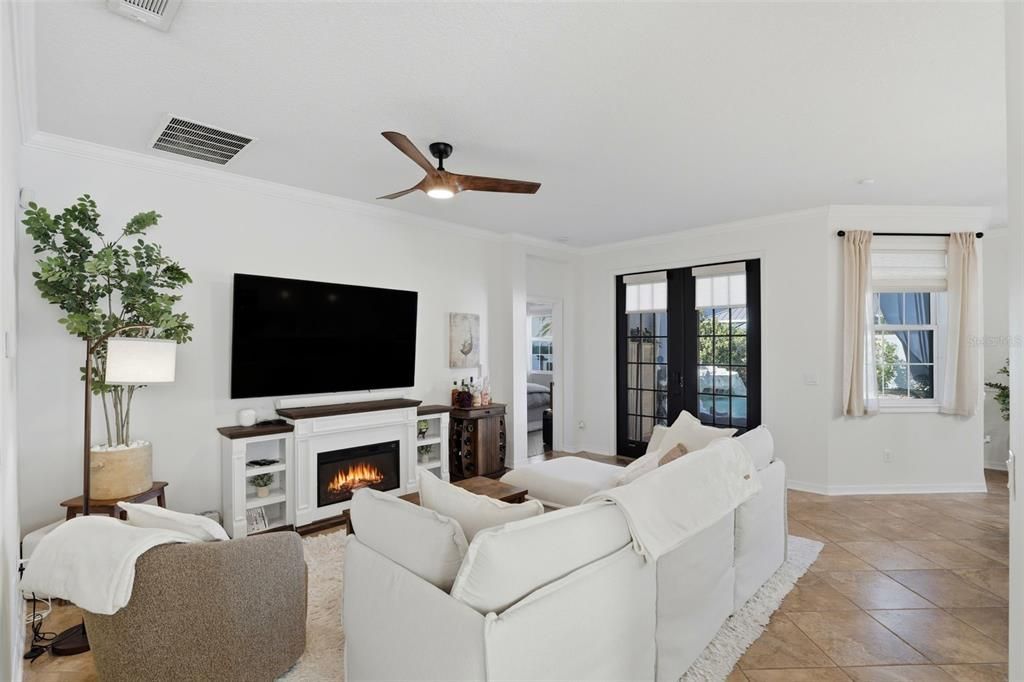 For Sale: $750,000 (3 beds, 2 baths, 1809 Square Feet)