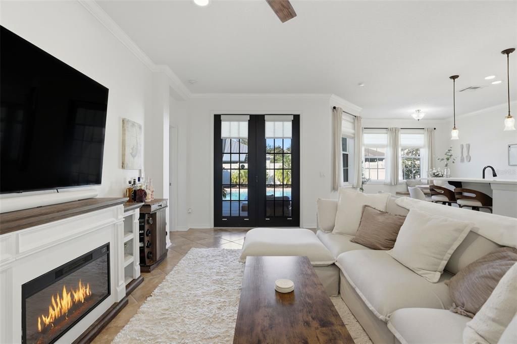 For Sale: $750,000 (3 beds, 2 baths, 1809 Square Feet)