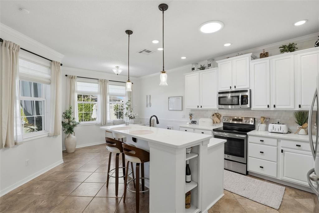 For Sale: $750,000 (3 beds, 2 baths, 1809 Square Feet)