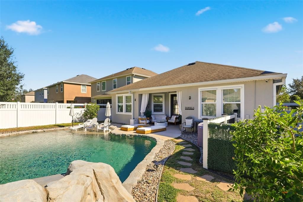 For Sale: $750,000 (3 beds, 2 baths, 1809 Square Feet)