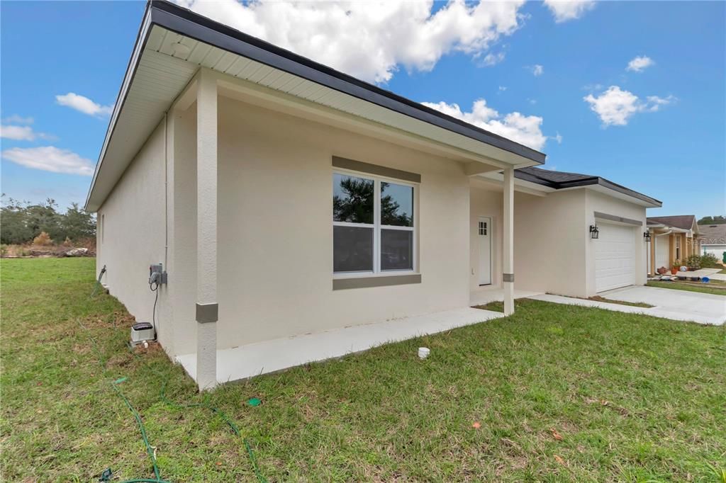 For Sale: $300,000 (4 beds, 2 baths, 1816 Square Feet)