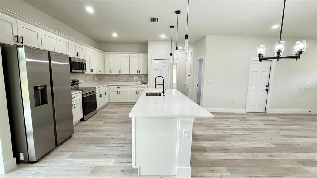 For Sale: $300,000 (4 beds, 2 baths, 1816 Square Feet)