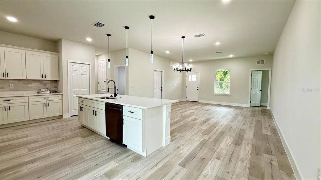 For Sale: $300,000 (4 beds, 2 baths, 1816 Square Feet)