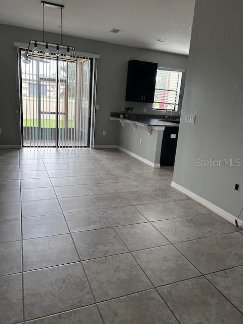 For Rent: $1,900 (3 beds, 2 baths, 1550 Square Feet)