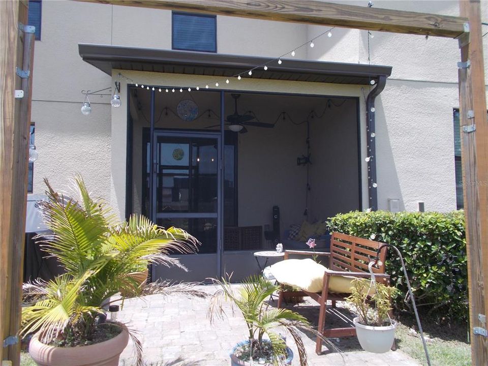 For Rent: $1,900 (3 beds, 2 baths, 1550 Square Feet)