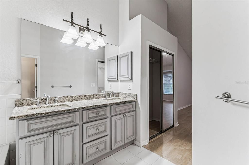 For Rent: $2,600 (3 beds, 2 baths, 1811 Square Feet)