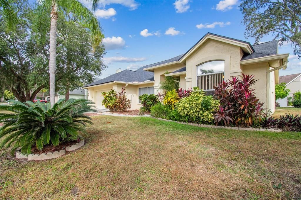 For Rent: $2,600 (3 beds, 2 baths, 1811 Square Feet)