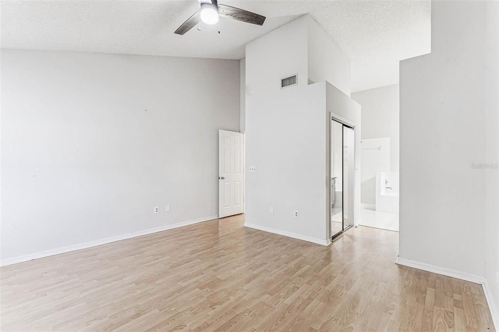For Rent: $2,600 (3 beds, 2 baths, 1811 Square Feet)