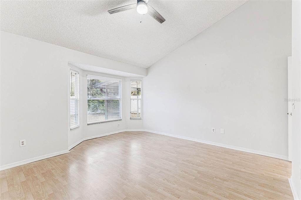 For Rent: $2,600 (3 beds, 2 baths, 1811 Square Feet)