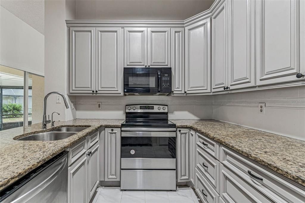 For Rent: $2,600 (3 beds, 2 baths, 1811 Square Feet)