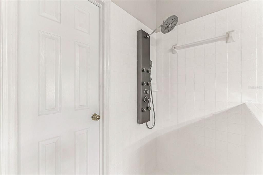 For Rent: $2,600 (3 beds, 2 baths, 1811 Square Feet)