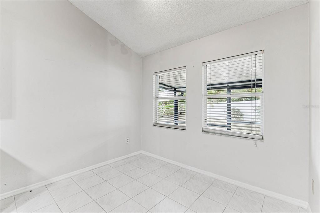 For Rent: $2,600 (3 beds, 2 baths, 1811 Square Feet)