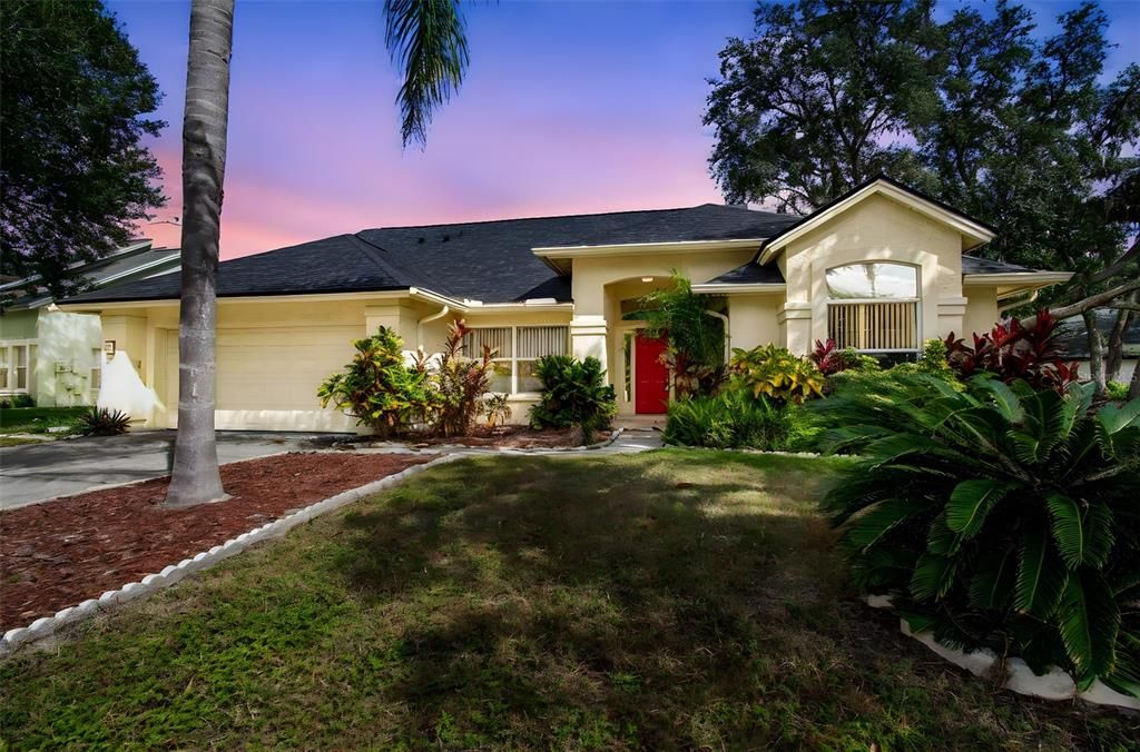 For Rent: $2,600 (3 beds, 2 baths, 1811 Square Feet)