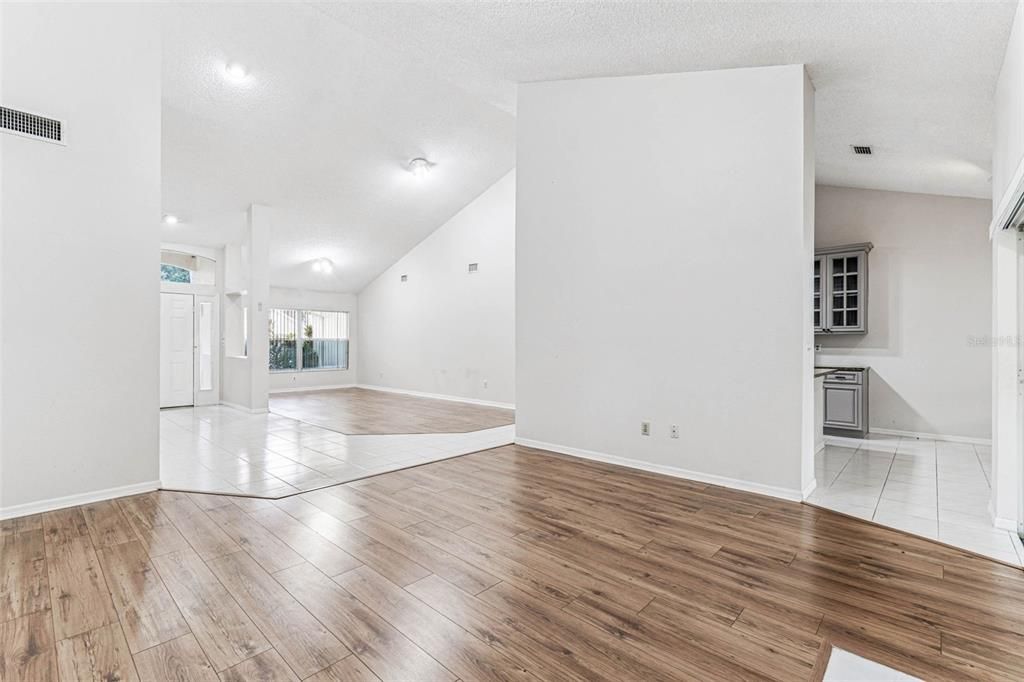 For Rent: $2,600 (3 beds, 2 baths, 1811 Square Feet)