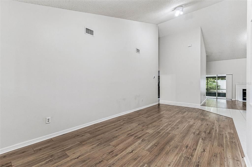 For Rent: $2,600 (3 beds, 2 baths, 1811 Square Feet)