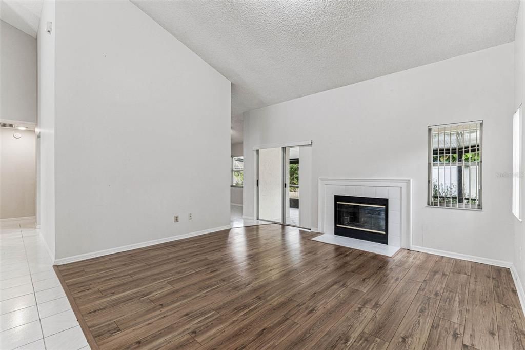 For Rent: $2,600 (3 beds, 2 baths, 1811 Square Feet)