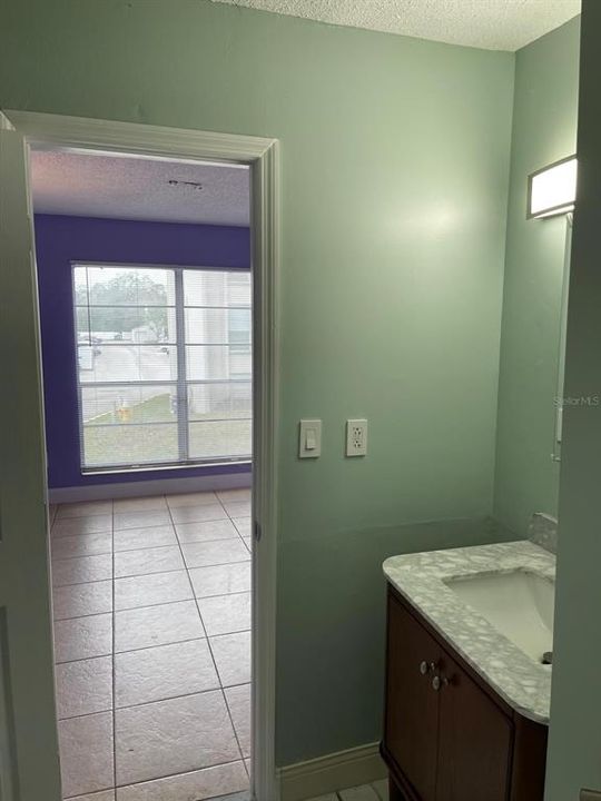For Rent: $1,500 (2 beds, 1 baths, 900 Square Feet)