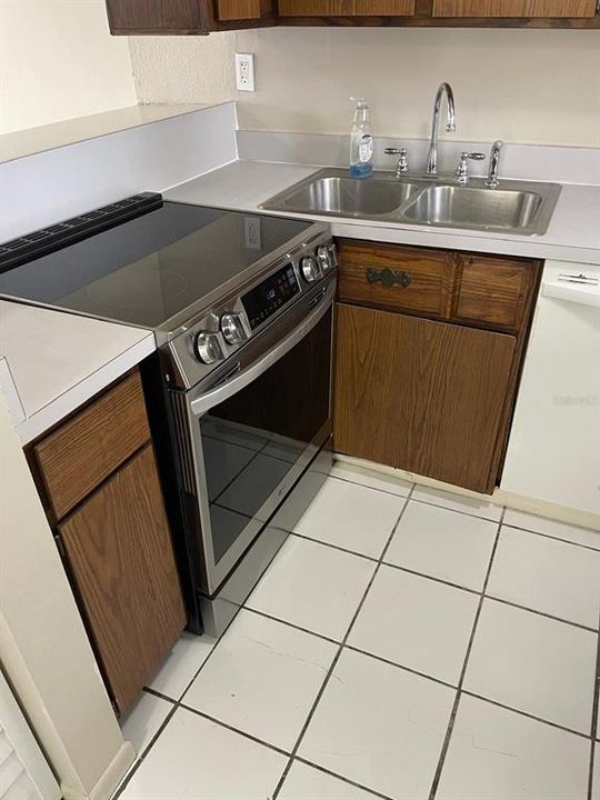 For Rent: $1,500 (2 beds, 1 baths, 900 Square Feet)