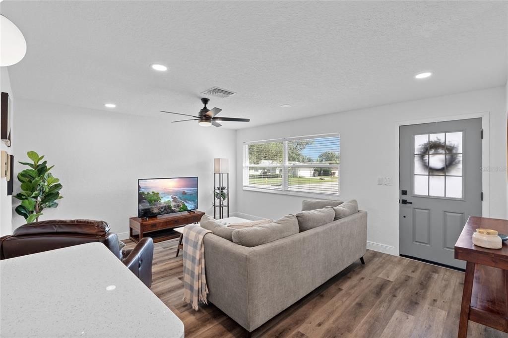 For Sale: $440,000 (3 beds, 2 baths, 1384 Square Feet)