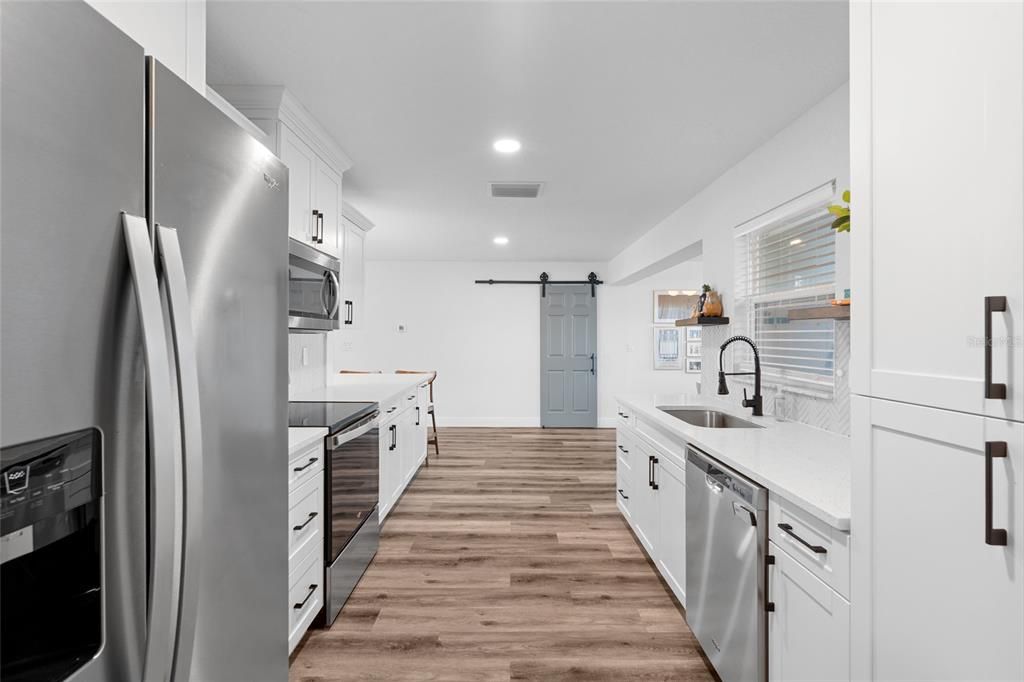 For Sale: $440,000 (3 beds, 2 baths, 1384 Square Feet)