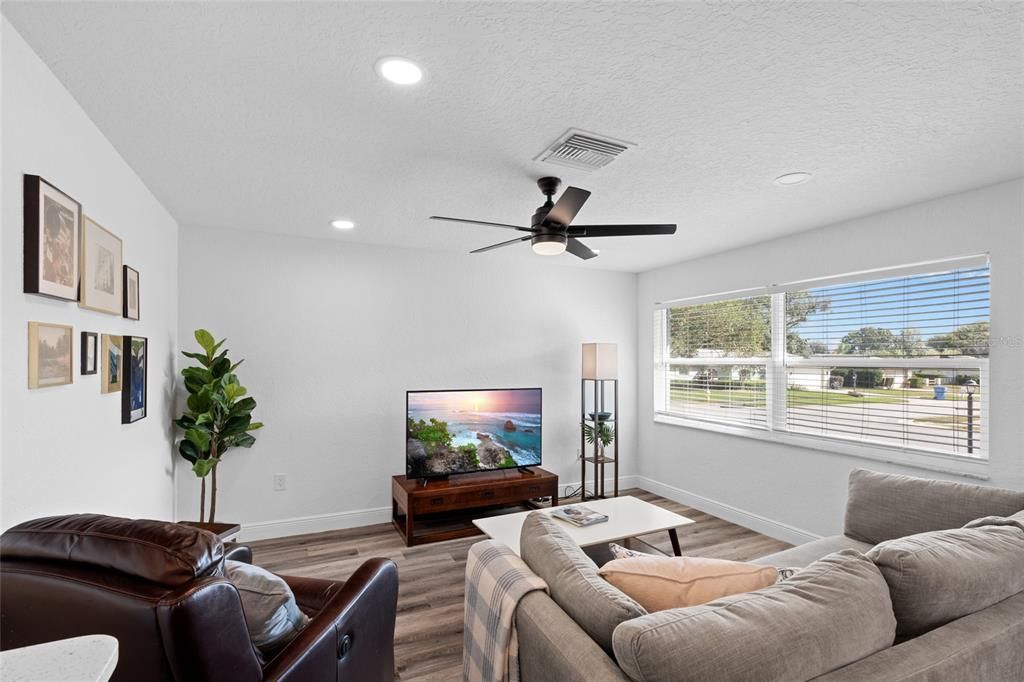 For Sale: $440,000 (3 beds, 2 baths, 1384 Square Feet)